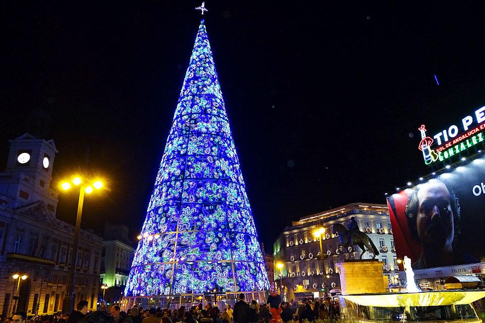 Kerstboom op Puerta del Sol, Madrid, Spanje