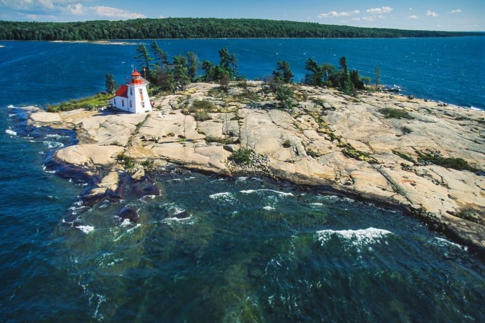 Eilandje in de Georgian Bay, Canada