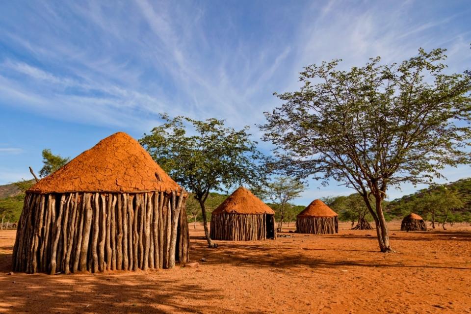 Himba-huizen in Namibië