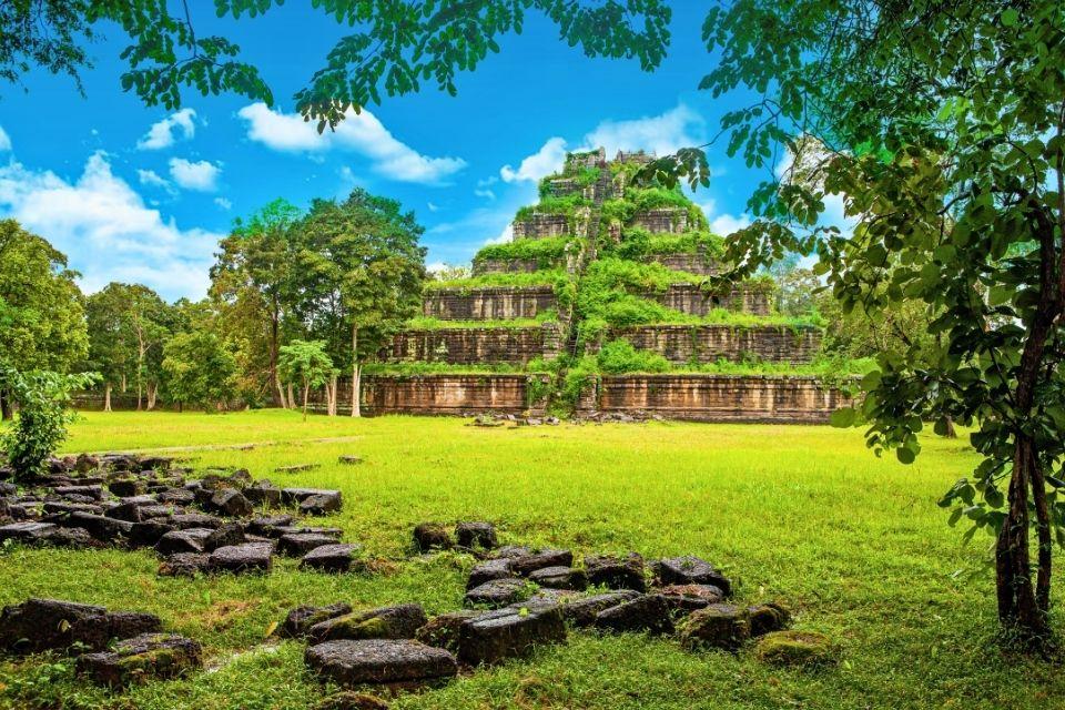 Tempelpiramide Prasat Thom in Koh Ker Cambodja 
