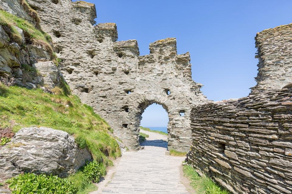 De ruïnes van Tintagel Castle in Cornwall, Groot-Brittannië