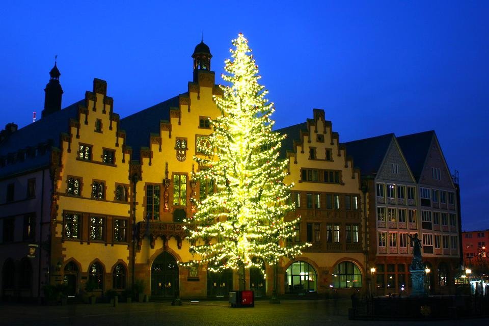 Kerstboom op de Römerberg, Frankfurt