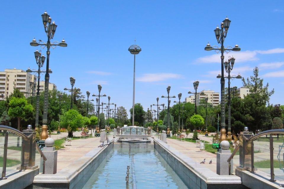 Het Ylham Park in Ashgabat, Turkmenistan
