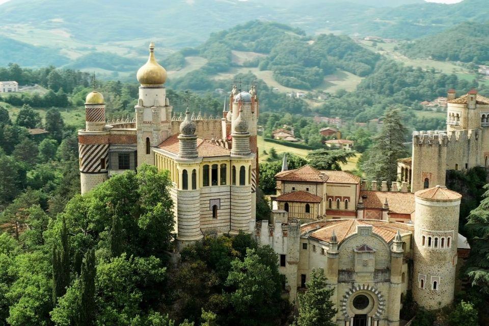 Sprookjeskasteel Rocchetta Mattei in Emilia-Romagna, Italië