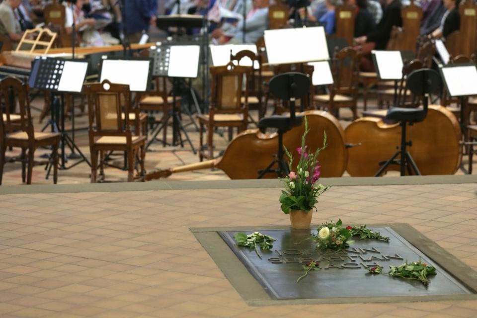 Graf van Bach in de Thomaskirche in Leipzig, Duitsland | Foto: Gert Mothes 