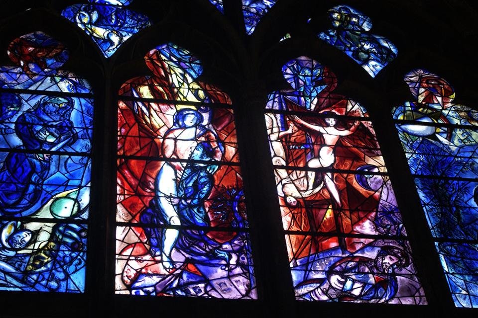 Glasvenster van Marc Chagall in de kathedraal van Metz, Frankrijk