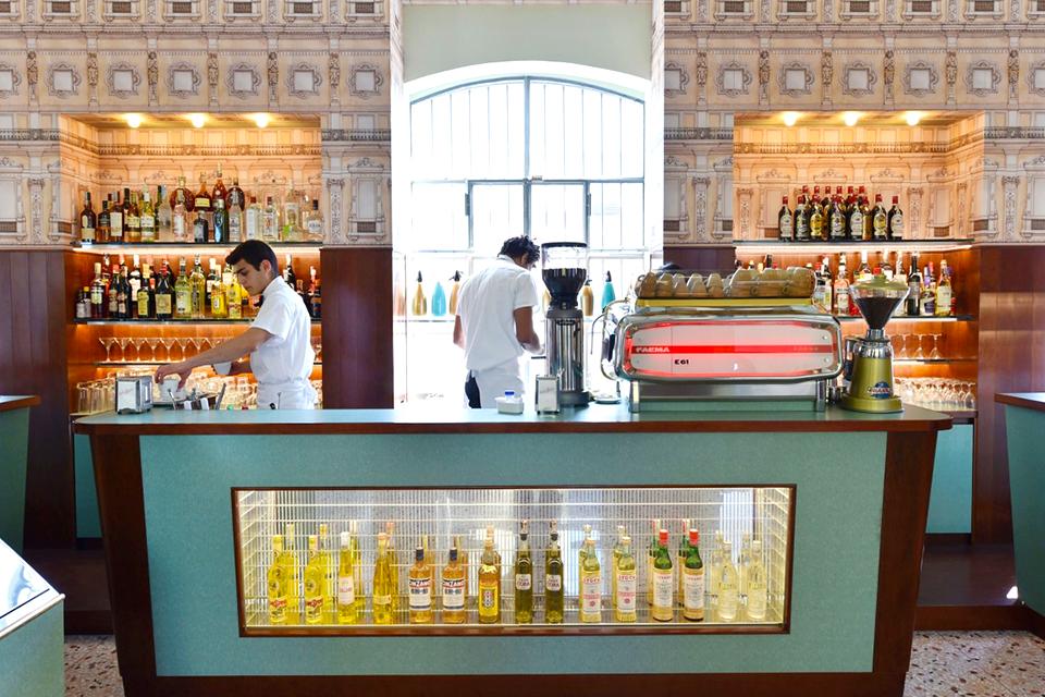 Bar Luce in Fondazione Prada, Milaan, Italië