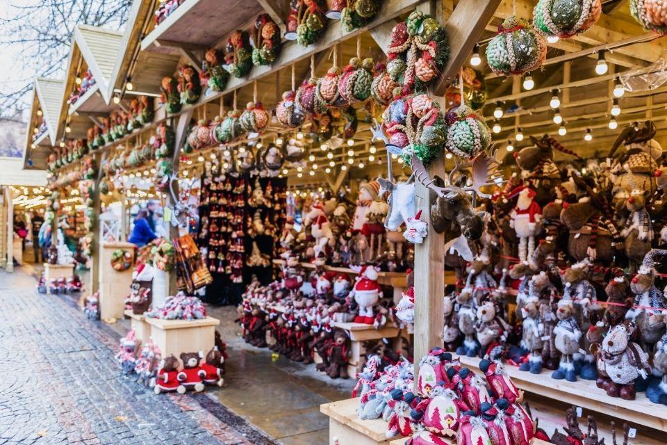 Kerstmarkt op Albert Square in Manchester Groot-Brittannië