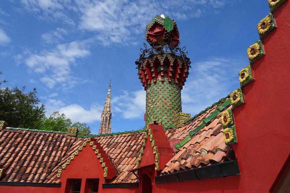 Gaudi-paviljoen in Comillas | Foto: Corry de Koster