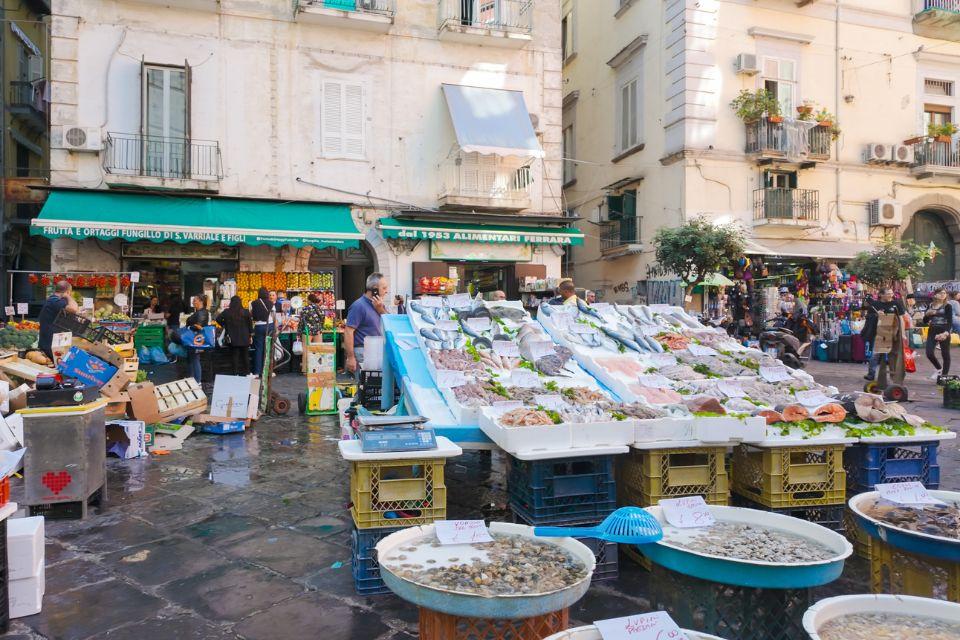 Via Pignasecca in Napels, Italië