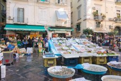 Via Pignasecca in Napels, Italië