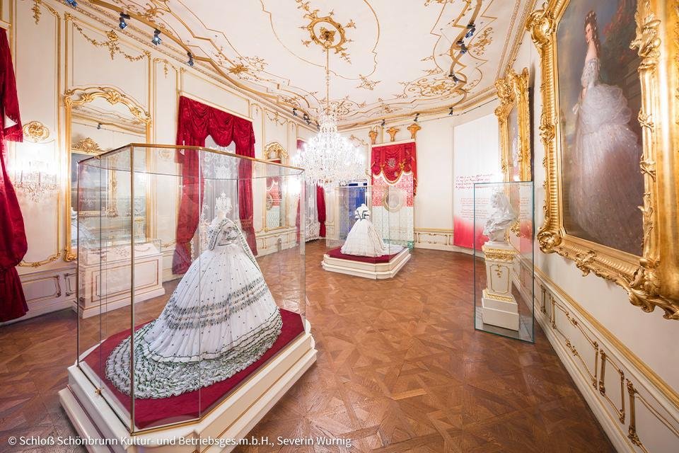 Replica van een van Sisi's jurken in het Sisi Museum, Wenen | © Schloẞ Schönbrunn