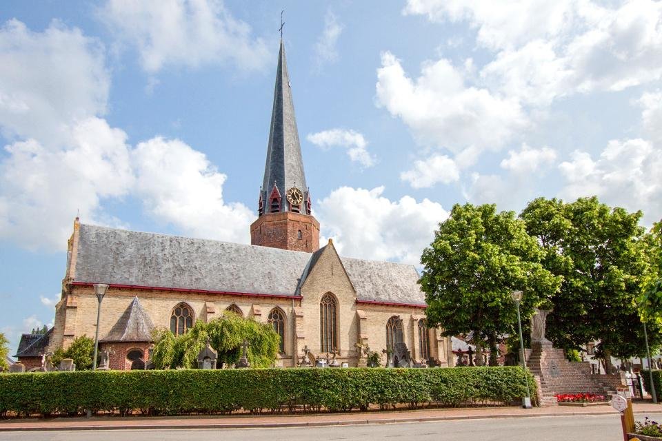 De Sint-Bavokerk van Watou, België