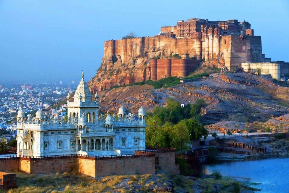 Mehrangarhfort en Jaswant Thada-mausoleum in Jodhpur India