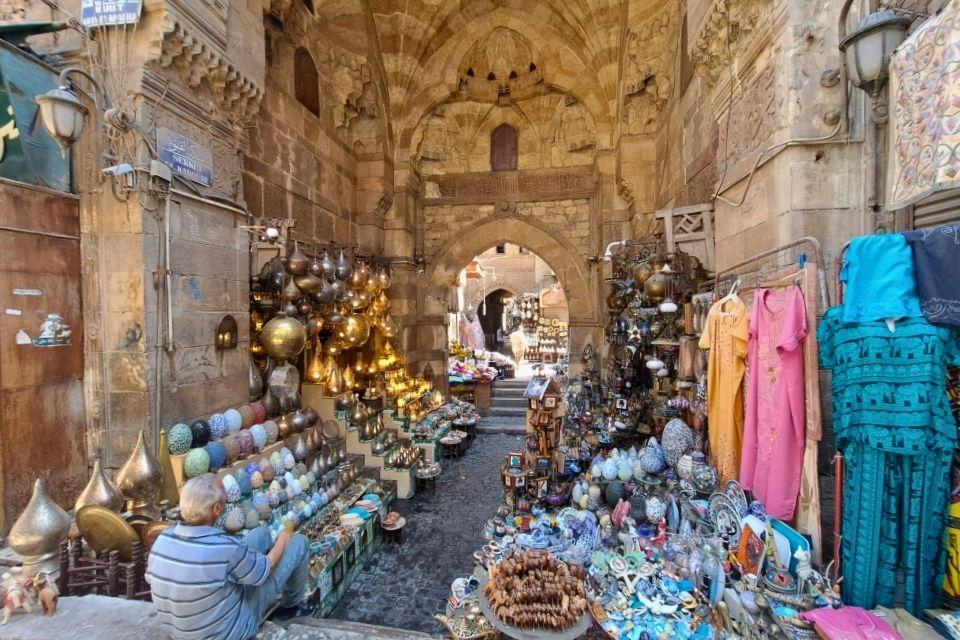De Khan el Khalili-bazaar in Caïro Egypte