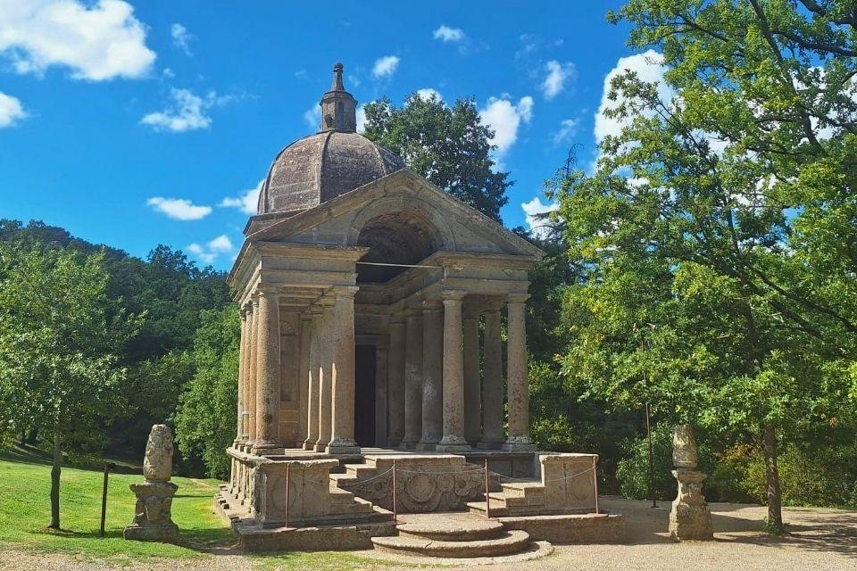 Tempel van de Eeuwigheid in het Park van de Monsters Italië