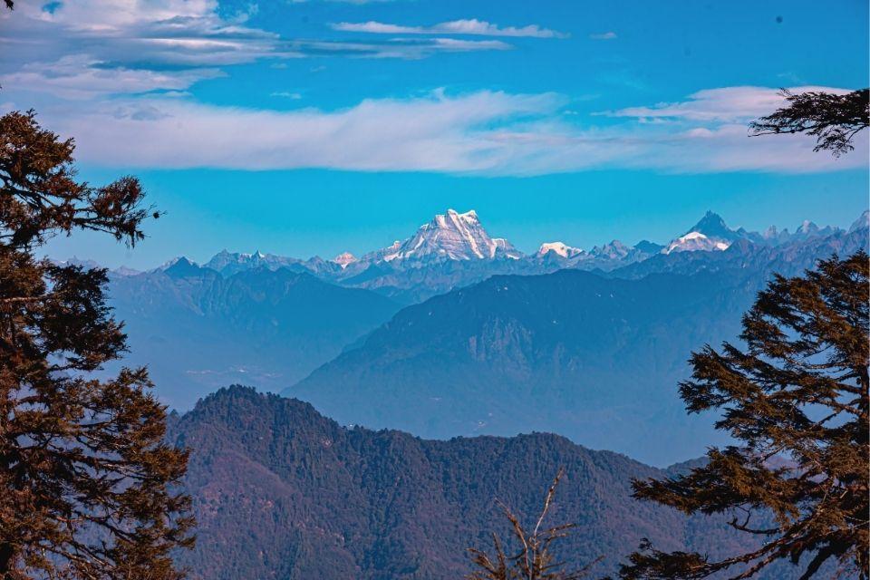 Zicht op de Himalaya vanaf de Dochu-la pas, Bhutan