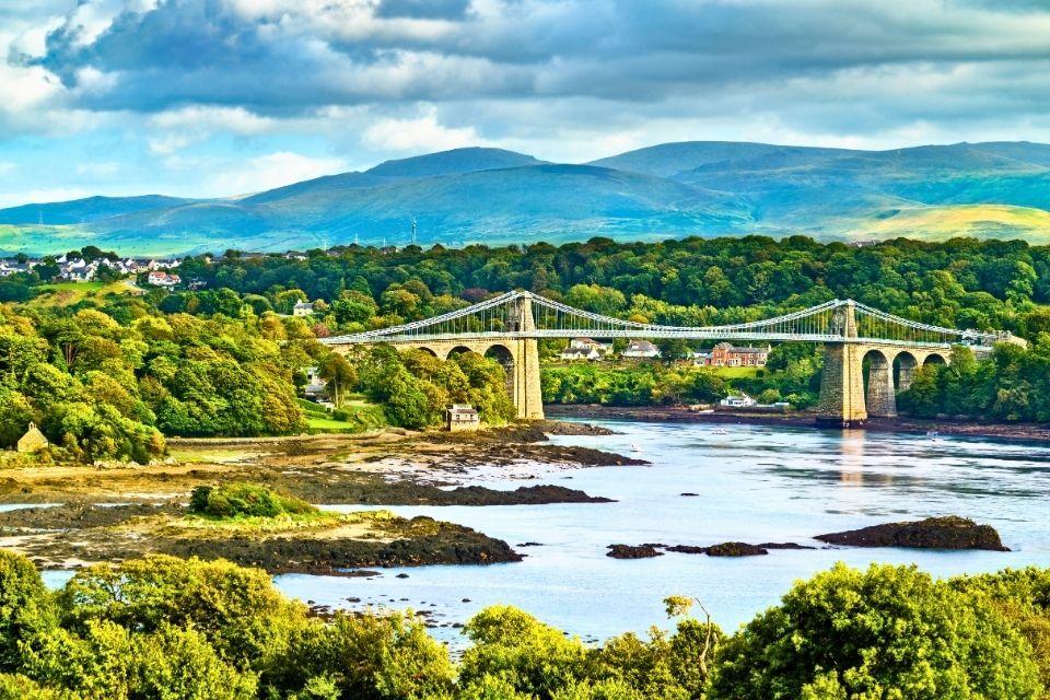 Menai Suspension Bridge Isle of Anglesey Wales Groot-Brittannië