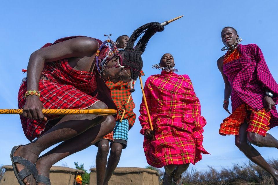 Masai tijdens het bekende hoogspringen