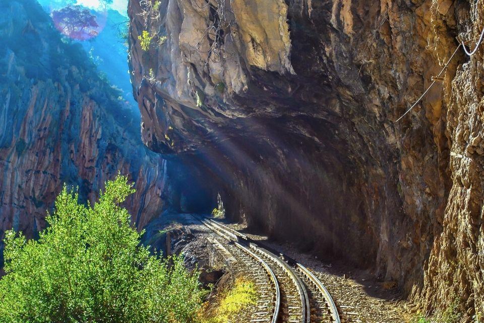 Tandradbaan van Kalavryta naar de kustplaats Diafkopto door de Vouraikos-kloof Griekenland