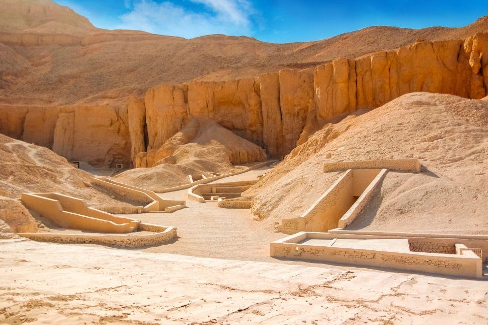 Toegang tot graven in de Vallei der Koningen Luxor Egypte