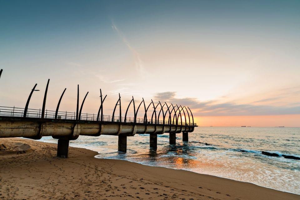De pier van Umhlanga Rocks Zuid-Afrika
