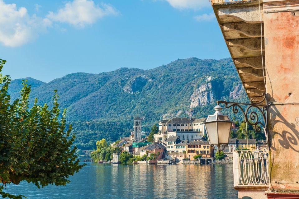 Orta San Giulio aan het Lago d'Orta Italië