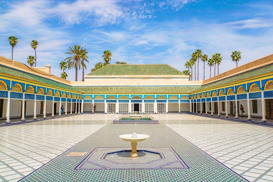 Binnenplaats van het Bahiapaleis in Marrakech, Marokko