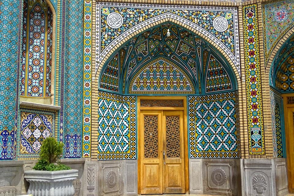 Kleurrijke moskee in Iran