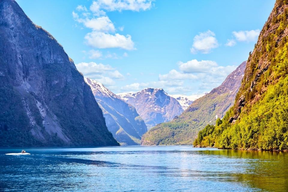Sognefjord vanaf het water, Noorwegen