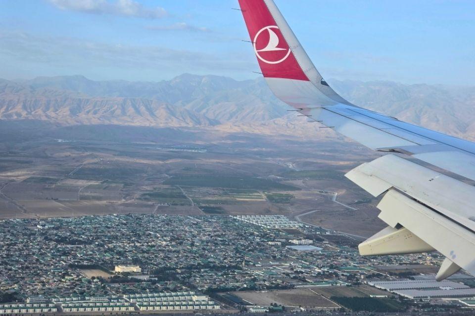 Landing op Ashgabat International Airport, Turkmenistan