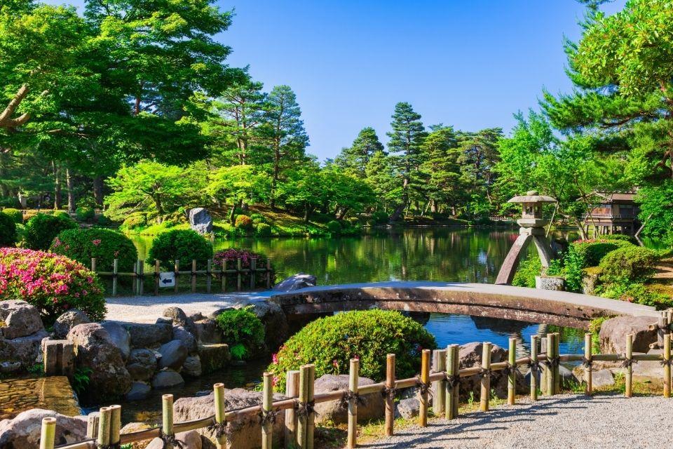 De beroemde Kenroku-en tuin in Kanazawa Japan