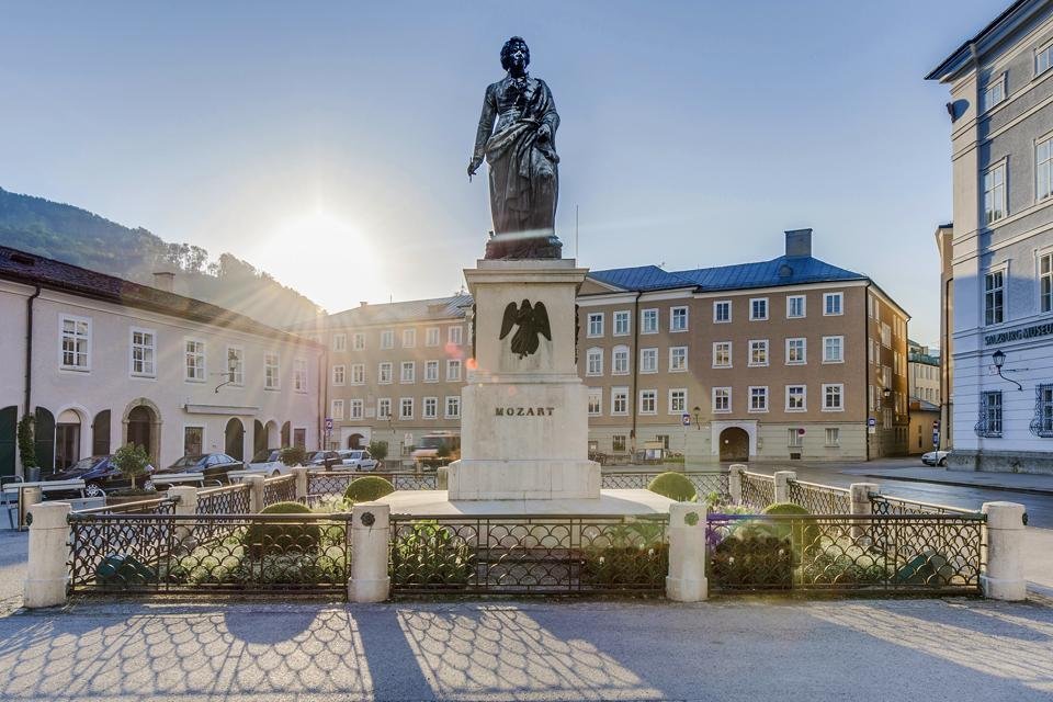 Mozartmonument in Salzburg, Oostenrijk