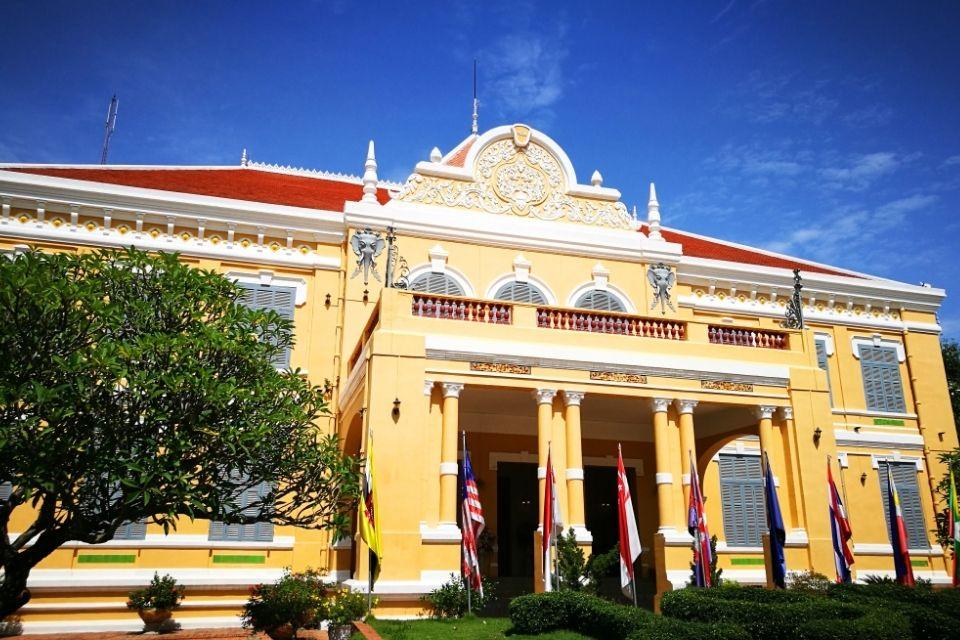 Voormalige stadhuis Battambang Cambodja