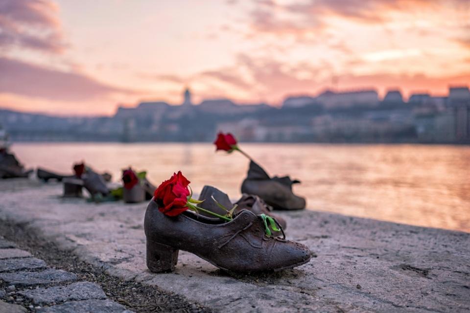 Monument 'Schoenen op de Donaukade', Boedapest, Hongarije