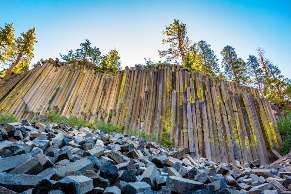 De basaltzuilen van Devils Postpile Amerika