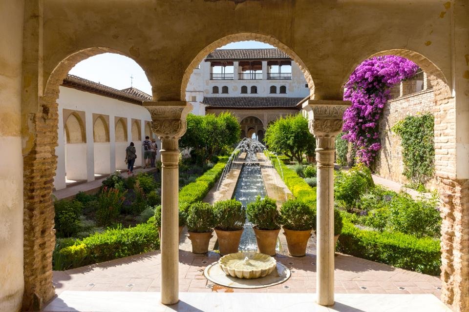 De tuinen van de Generalife in het Alhambra in Granada, Spanje