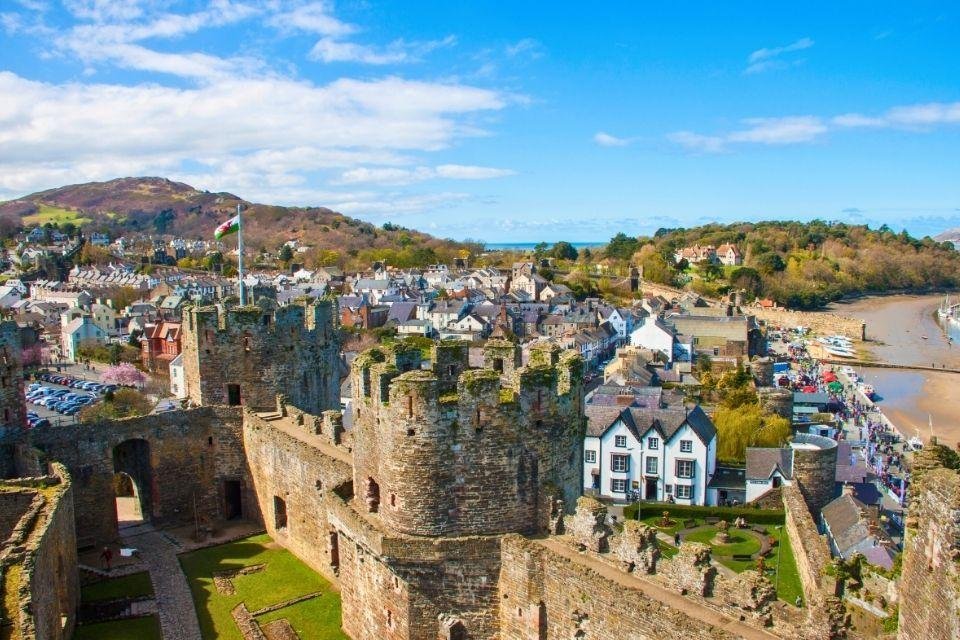 Conwy vanaf de muren van Conwy Castle Wales Groot-Brittannië
