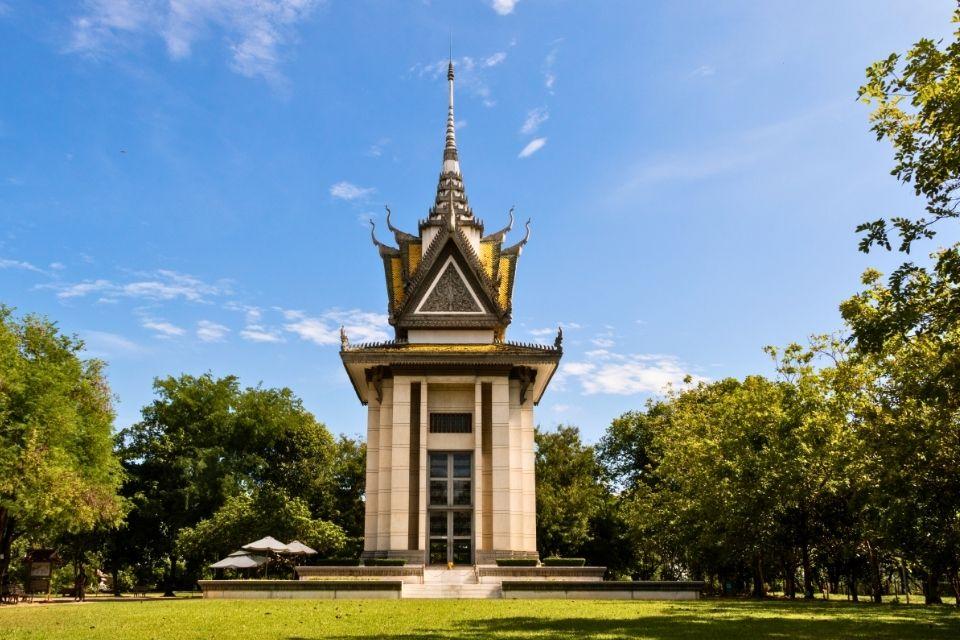 Gedenkstoepa op de Killing Fields Cambodja 
