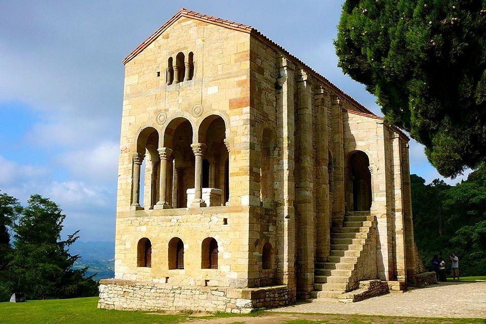 Santa Maria del Naranco, Oviedo, Spanje