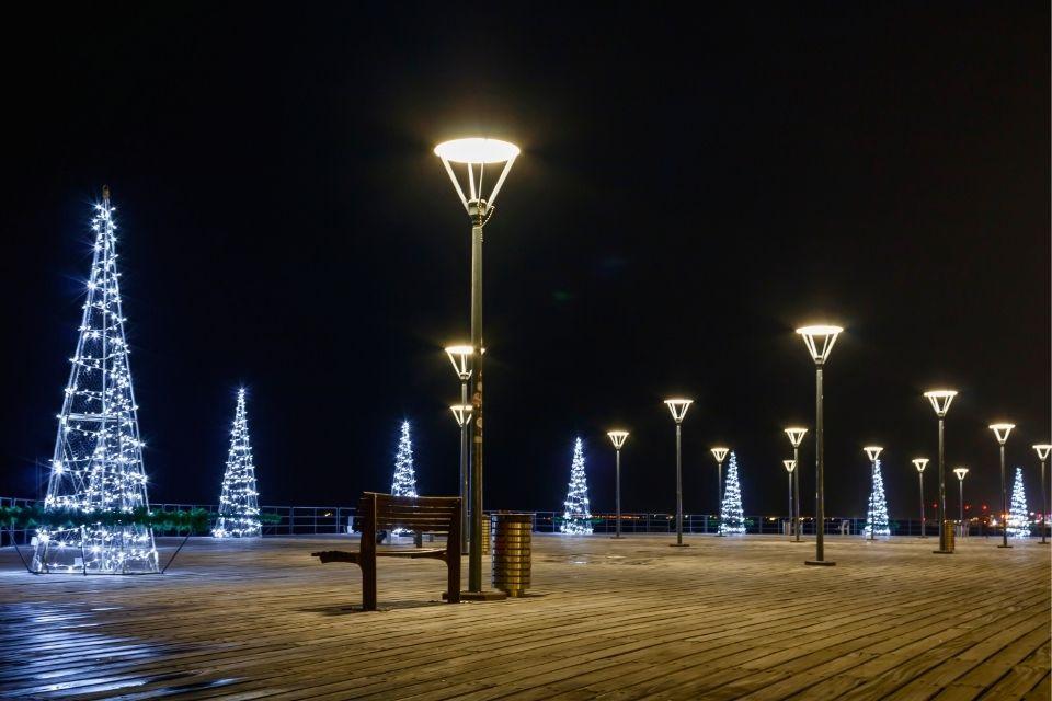 Kerstversiering op de pier van Limassol Cyprus