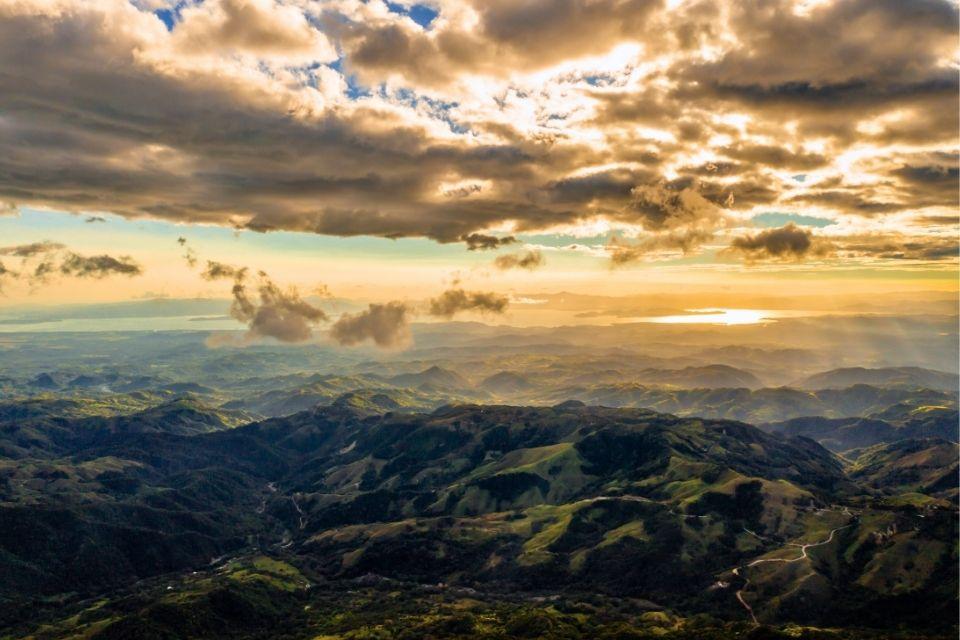 Zonsondergang boven Monteverde, Costa Rica