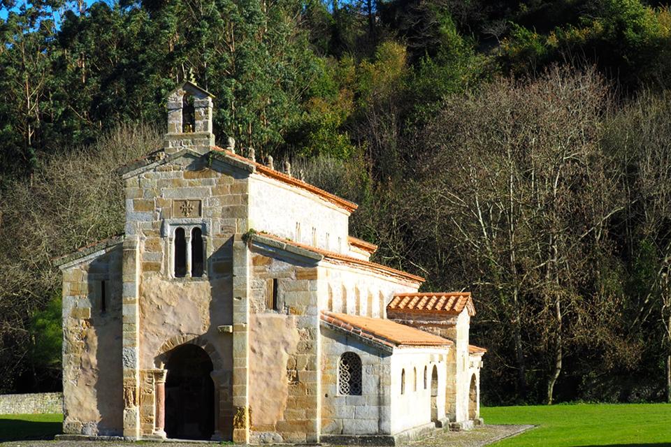 Pre-romaans kerkje in Noord-Spanje