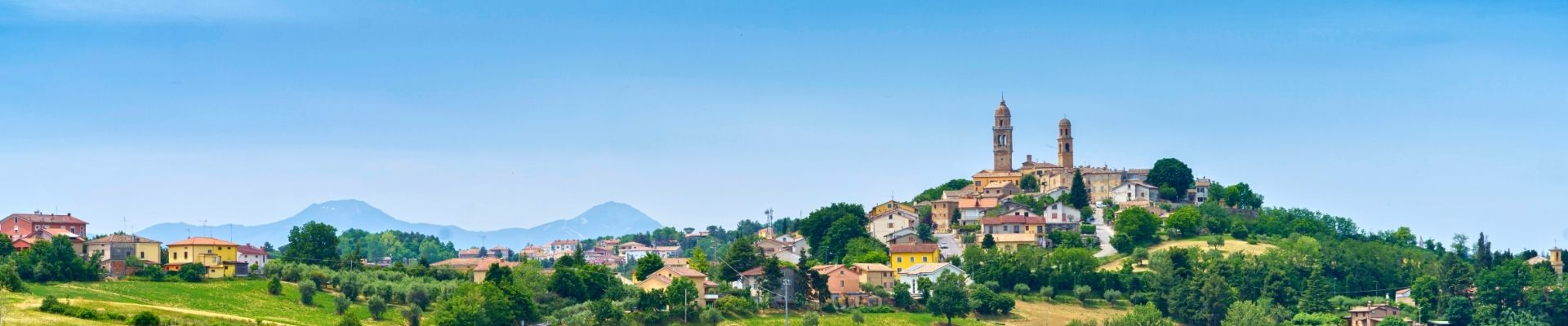 Fano naar Mondaivo de Marken Italië