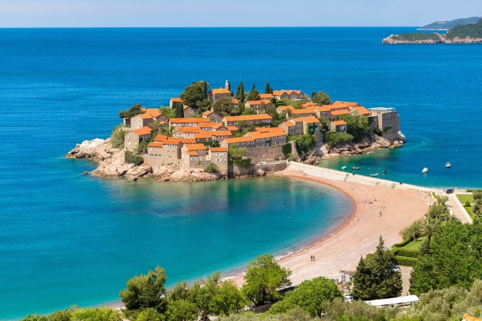 Het schiereiland Sveti Stefan in Montenegro