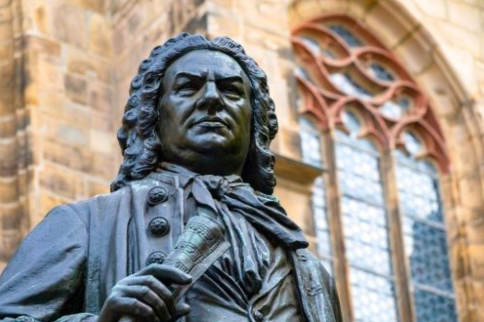 Standbeeld van Bach voor de Thomaskirche in Leipzig, Duitsland
