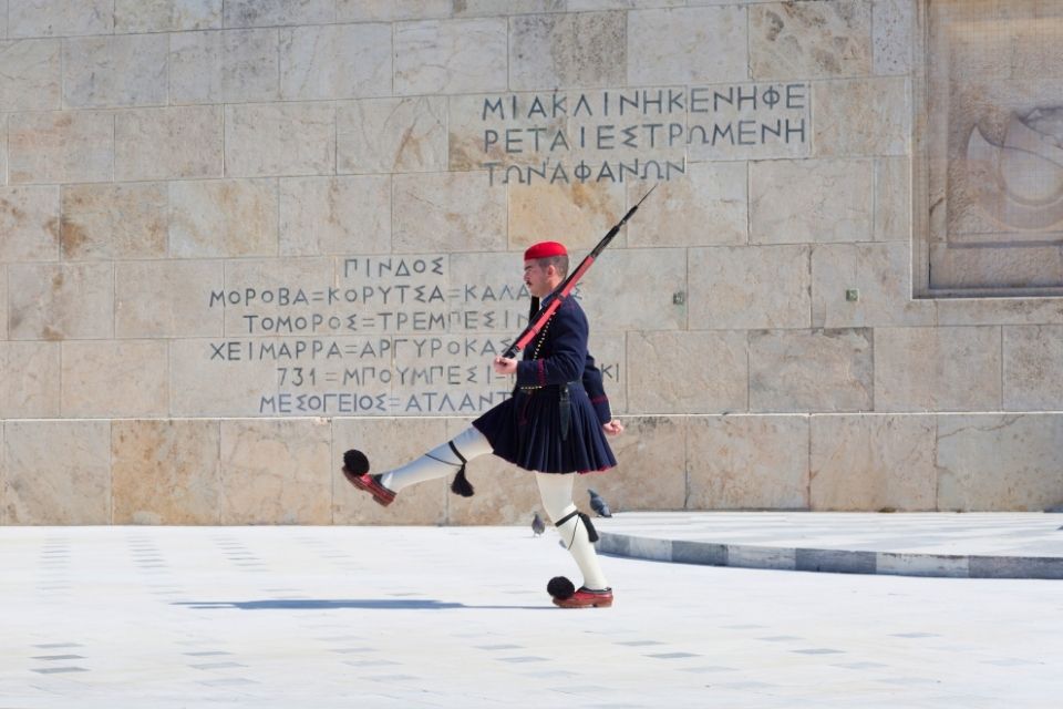 Evzonen op het Syntagmaplein in Athene, Griekenland