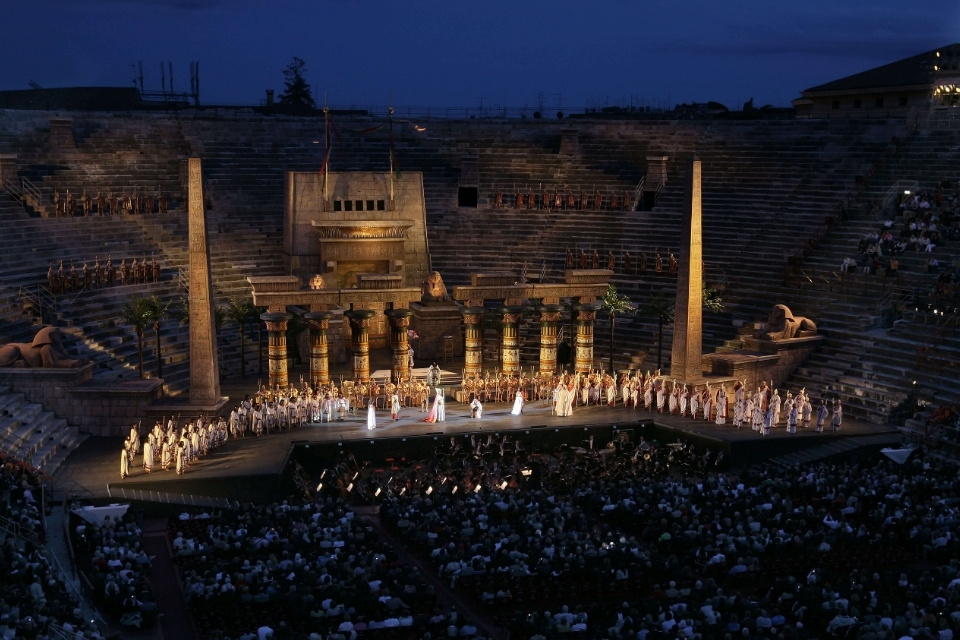 Opera in de arena, Verona, Italië | ©FotoEnnevi, Courtesy of Fondazione Arena di Verona