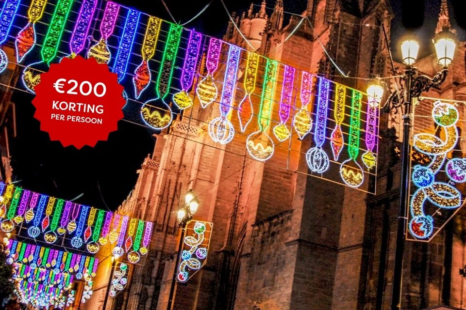Kerstversiering bij de kathedraal van Sevilla